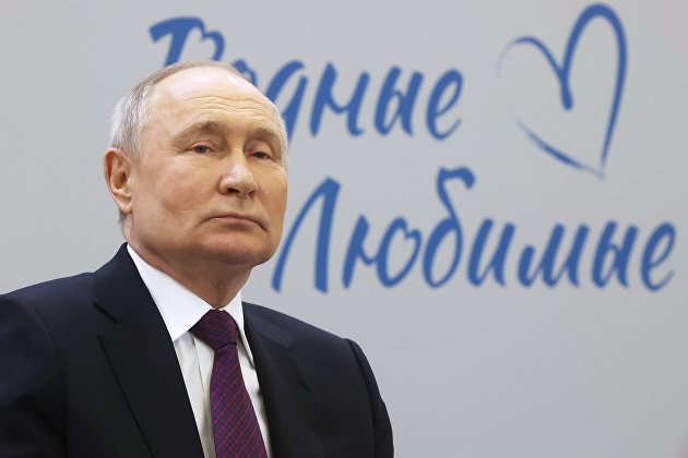 Путин призвал продлить программу льготной семейной ипотеки