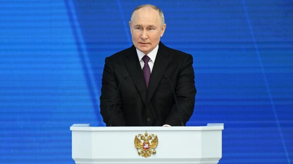 Президент РФ Владимир Путин выступает с посланием Федеральному Собранию.