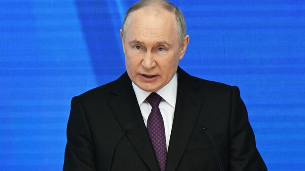 Президент РФ Владимир Путин обращается с посланием к Федеральному Собранию