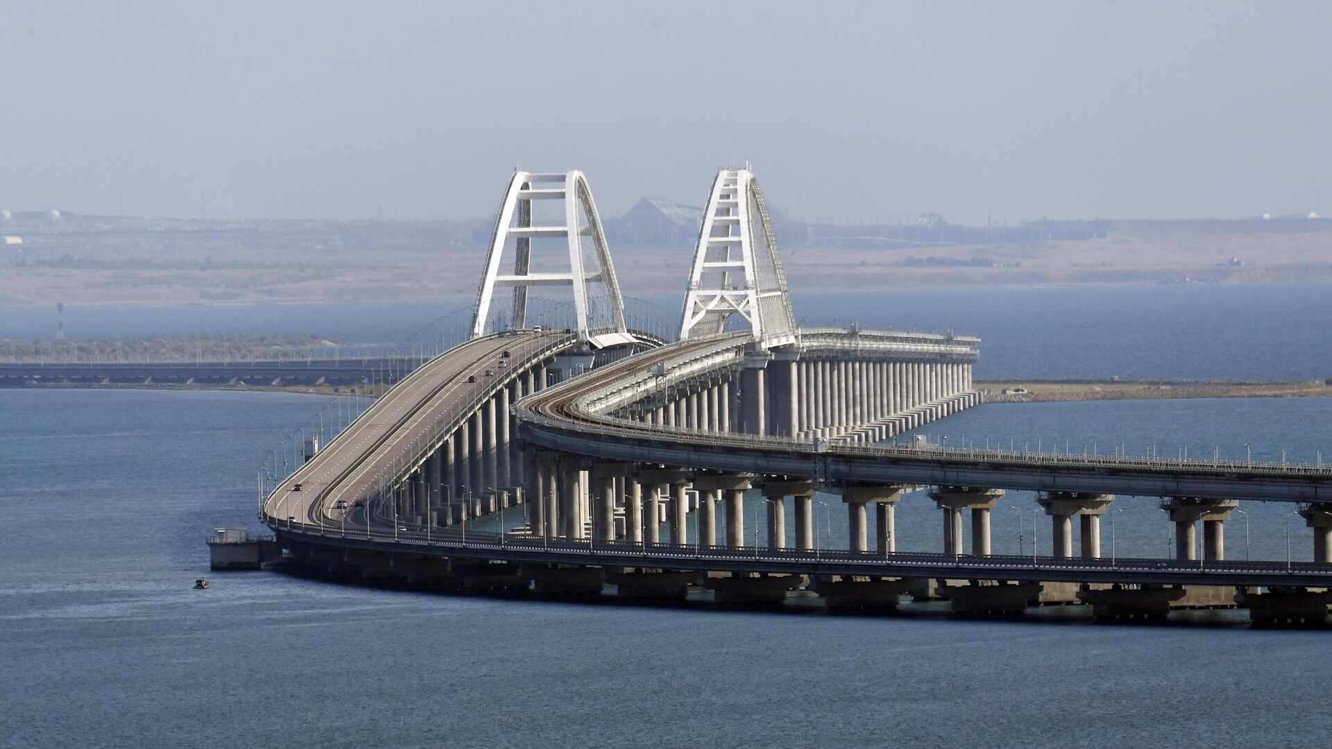 Левую часть Крымского моста открыли для проезда - ПРАЙМ, 1920, 28.04.2024