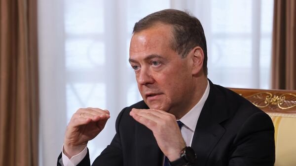 Медведев назвал спонсоров теракта в 