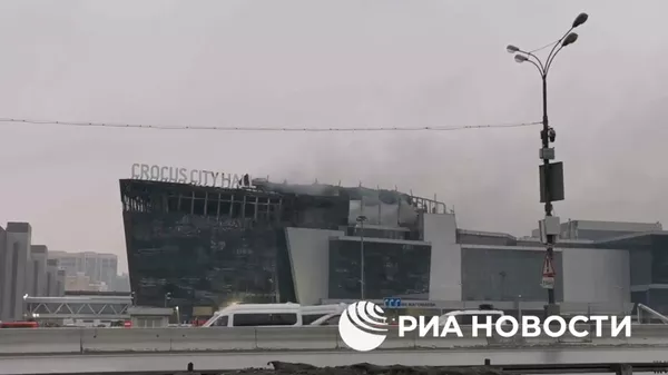 ГУ МЧС сообщает, что к тушению пожара в Крокус сити холле привлечено 477 человек и 183 единицы техники