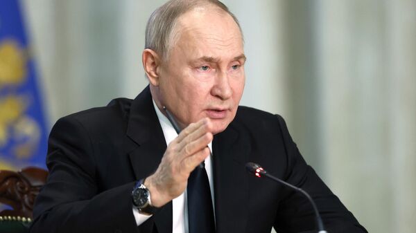 Президент РФ Владимир Путин на расширенном заседании коллегии Генеральной прокуратуры РФ