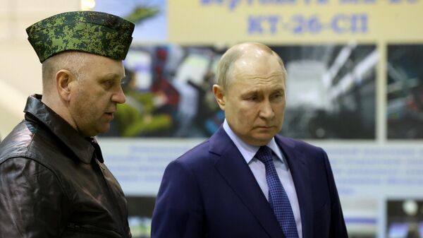 Президент РФ Владимир Путин посещает 344-й государственный центр боевого применения и переучивания летного состава Минобороны РФ