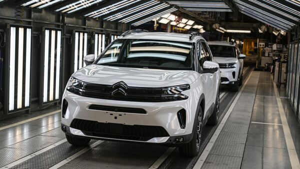 Автомобили Citroen C5 Aircross на линии сборке на заводе ПСМА