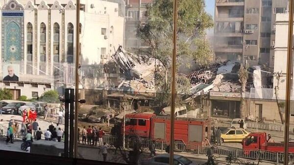 Повреждения на месте удара ВВС Израиля по зданию консульства Ирана в Дамаске, Сирия