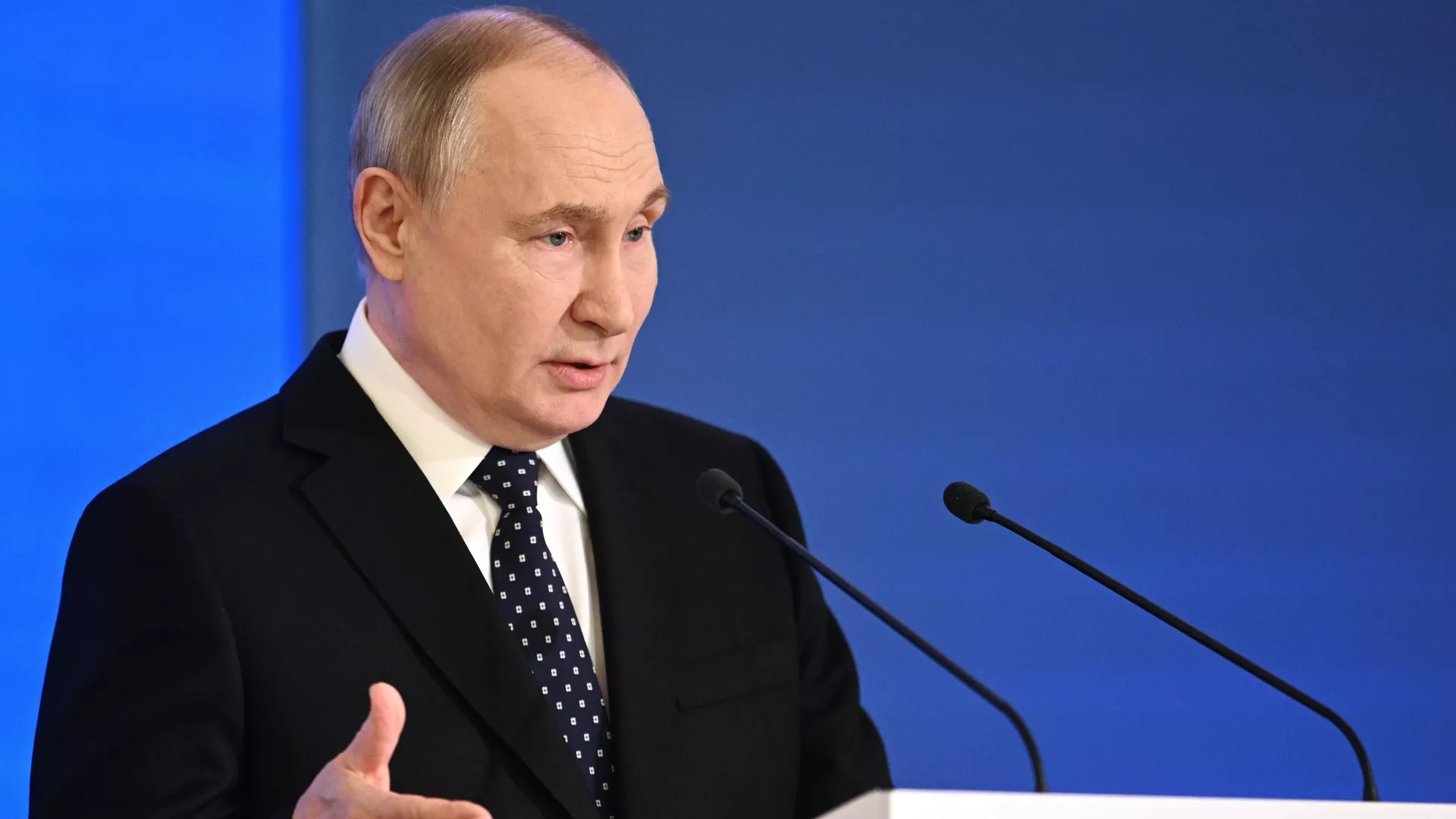 Президент Владимир Путин на съезде Федерации независимых профсоюзов России - ПРАЙМ, 1920, 07.04.2024