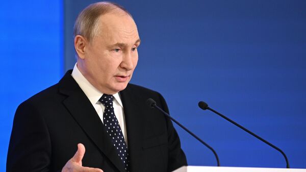 Президент Владимир Путин на съезде Федерации независимых профсоюзов России