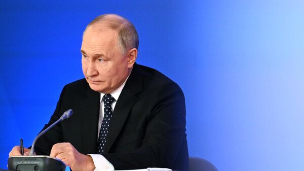Президент Владимир Путин на съезде Федерации независимых профсоюзов России