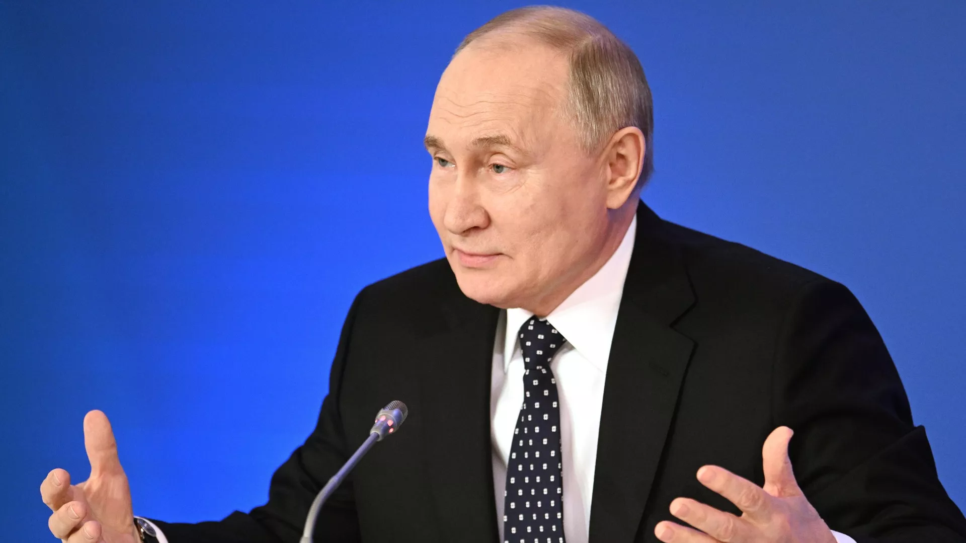 Президент Владимир Путин на съезде Федерации независимых профсоюзов России - ПРАЙМ, 1920, 23.04.2024