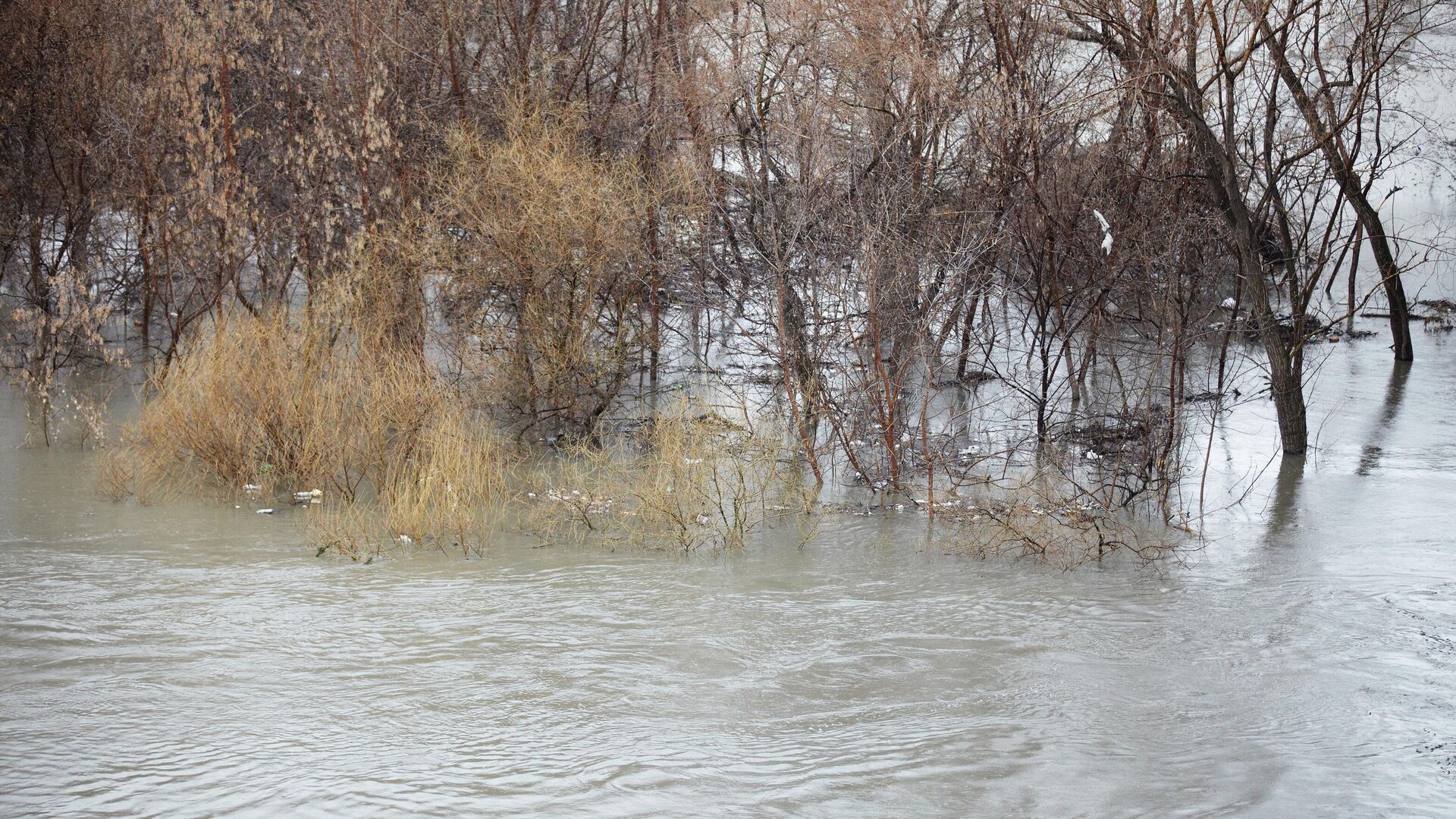 Курган в ожидании подъема воды в реке Тобол из-за паводков - ПРАЙМ, 1920, 17.04.2024