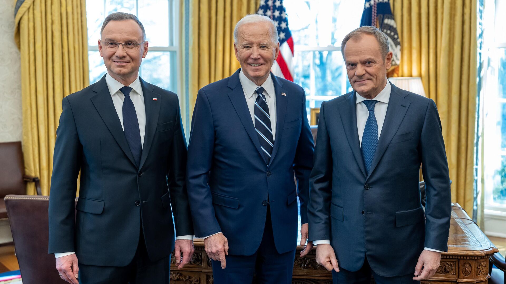 Президент Джо Байден приветствует президента Анджея Дуду и премьер-министра Польши Дональда Туска в Вашингтоне, 2024 - ПРАЙМ, 1920, 22.04.2024