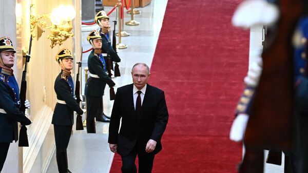 Путин призвал обеспечить преемственность развития РФ на десятилетия вперед