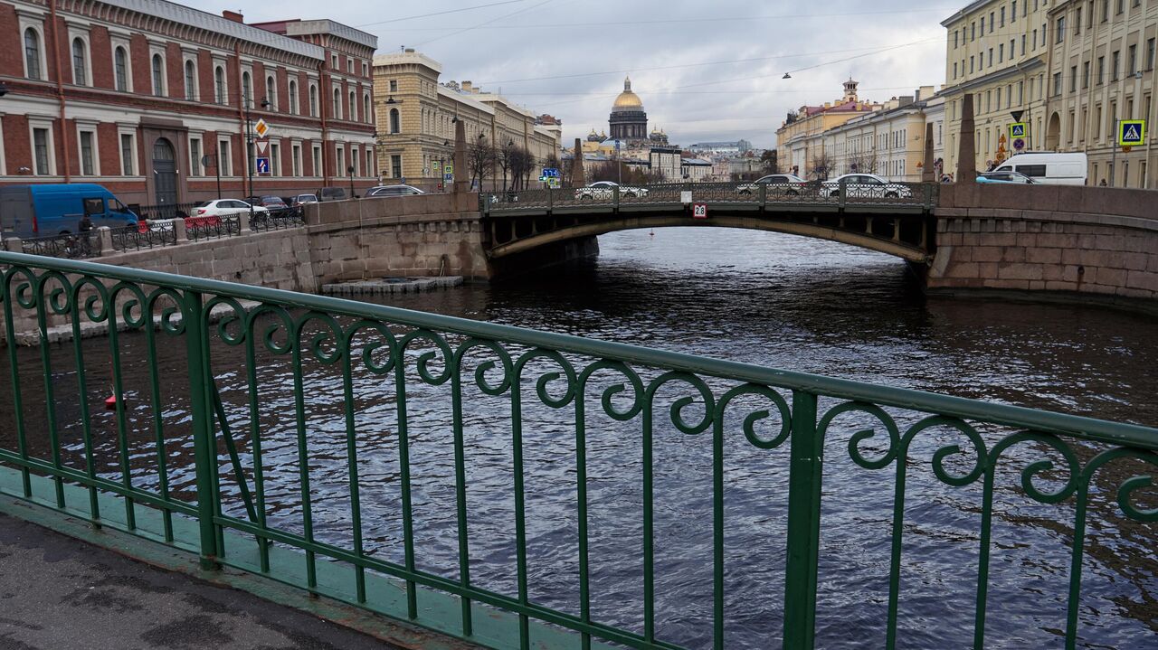 Автобус с 20 пассажирами упал в реку в Санкт-Петербурге - 10.05.2024, ПРАЙМ