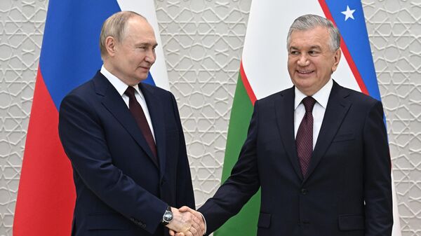 Президент Узбекистана призвал нарастить торговлю с РФ до 20 млрд долларов