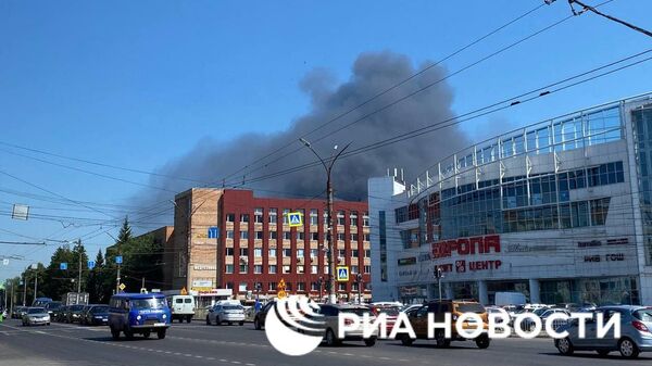 В центре Курска разгорелся крупный пожар