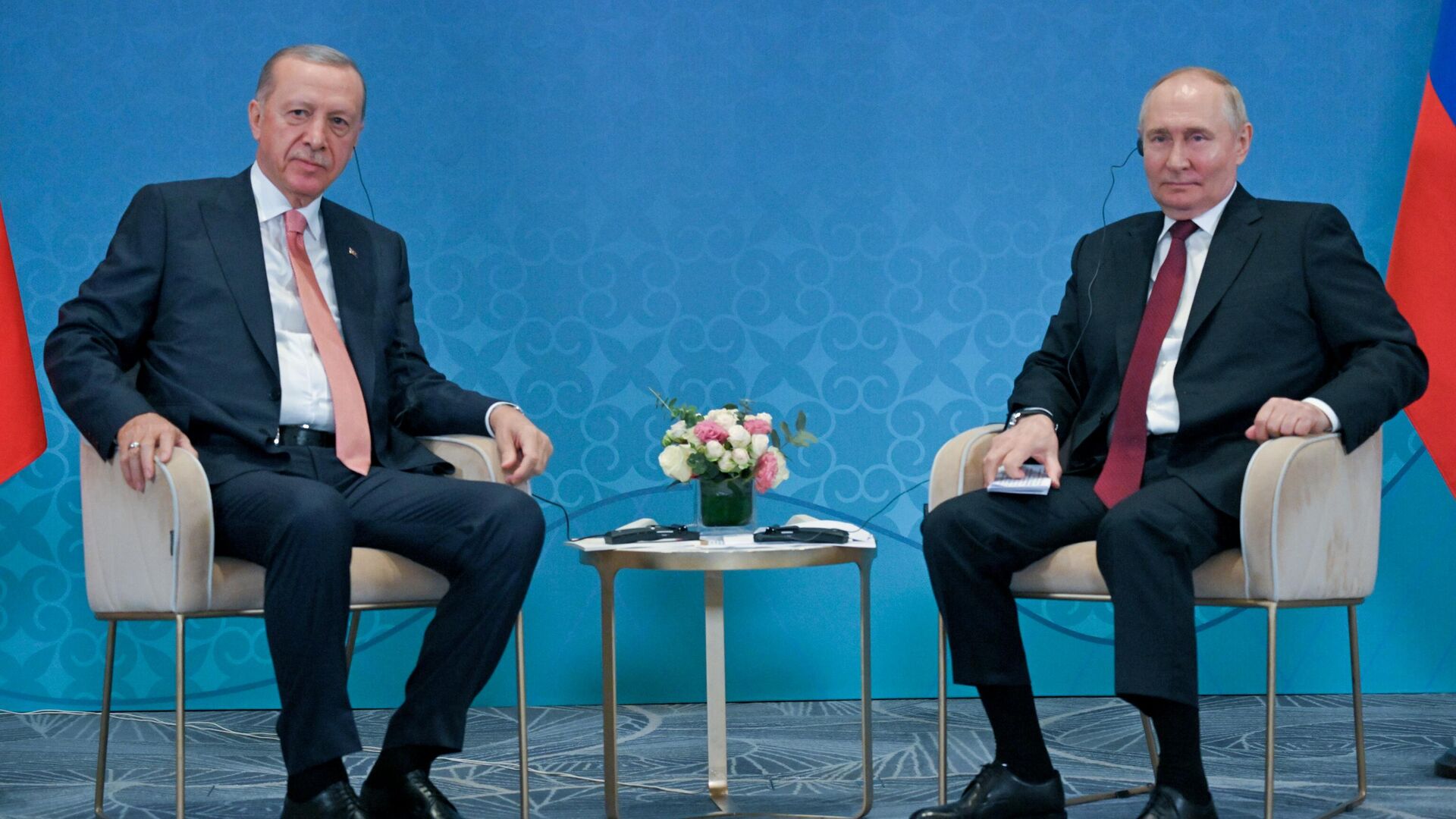 Президент РФ Владимир Путин и президент Турецкой Республики Реджеп Тайип Эрдоган - ПРАЙМ, 1920, 16.06.2025