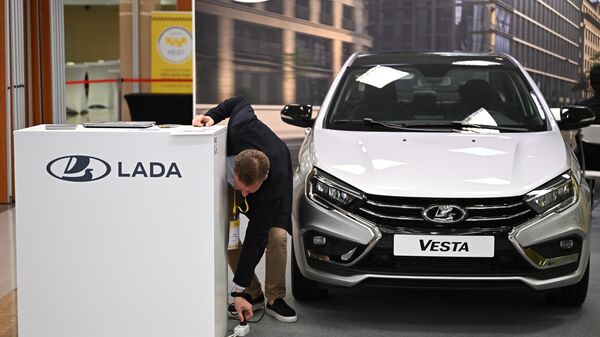 В Белоруссии выстроились в очереди за Lada Vesta