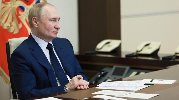 Путин передал акции ТГК-2 в доверительное управление