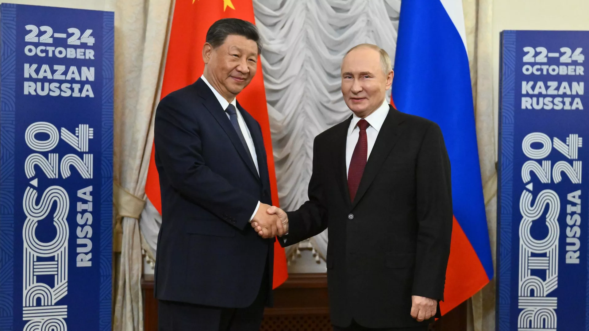 Президент Владимир Путин и председатель КНР Си Цзиньпин во время встречи в рамках XVI саммита БРИКС - ПРАЙМ, 1920, 23.10.2024