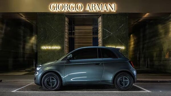 Автомобиль Fiat 500e Giorgio Armani Edition