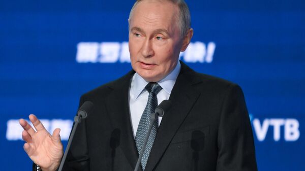 Президент Владимир Путин принял участие в инвестиционном форуме ВТБ Россия зовет!