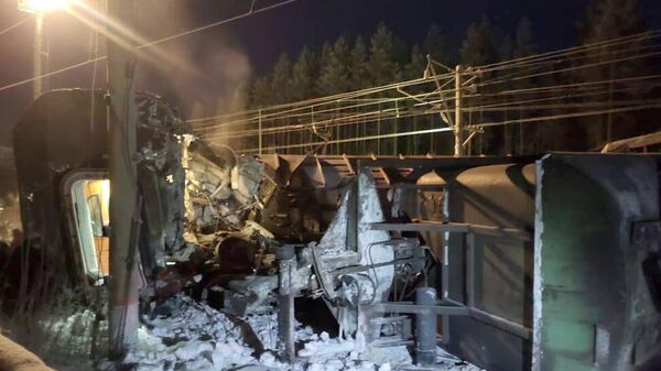 Пассажирский поезд столкнулся с грузовым в Мурманской области