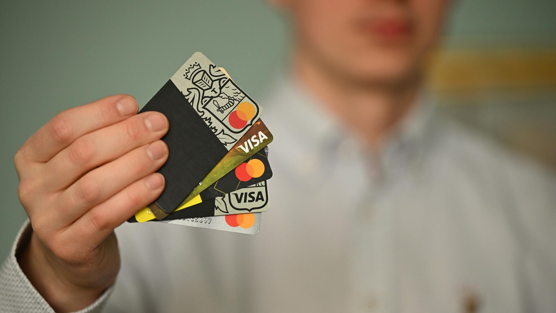 Банковские карты Visa и Mastercard - ПРАЙМ, 1920, 15.05.2025