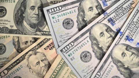 Доллары: старые, новые и юани