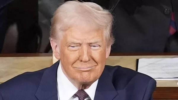 Президент США Дональд Трамп выступает на заседании конгресса в Вашингтоне
