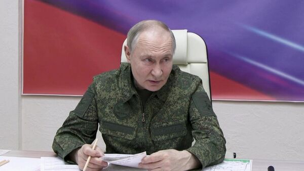 Президент Владимир Путин провел совещание на одном из пунктов управления курской группировкой