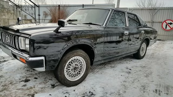 Toyota Crown 