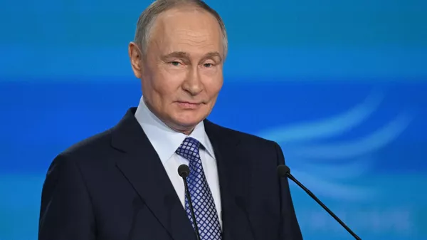Президент Владимир Путин выступил на церемонии награждения лауреатов премии Служение