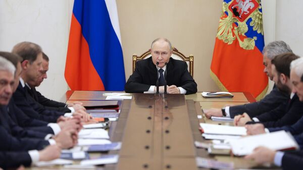 Президент Владимир Путин провел заседание Военно-промышленной комиссии