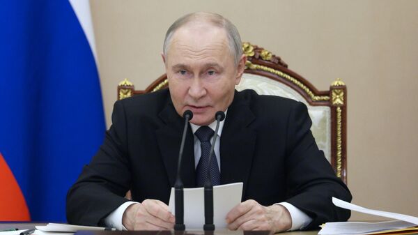 Президент Владимир Путин провел заседание Военно-промышленной комиссии
