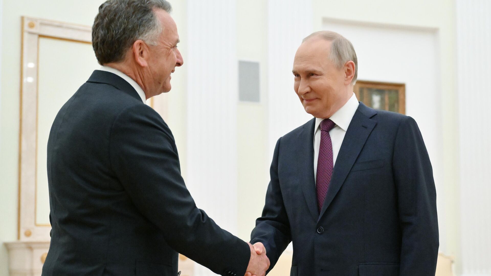 Президент Владимир Путин встретился со спецпосланником президента США Стивеном Уиткоффом - ПРАЙМ, 1920, 13.05.2025