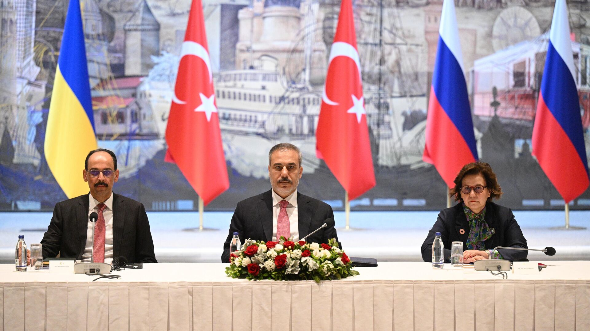 Министр иностранных дел Турции Хакан Фидан на переговорах между делегациями России и Украины в Стамбуле - ПРАЙМ, 1920, 02.06.2025