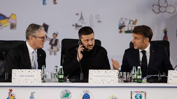 Владимир Зеленский, Эмманюэль Макрон и Кир Стармер на саммите Европейского политического сообщества в Тиране. 16 мая 2025