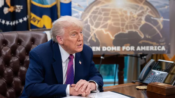 Дональд Трамп представляет проект системы ПВО Золотой купол