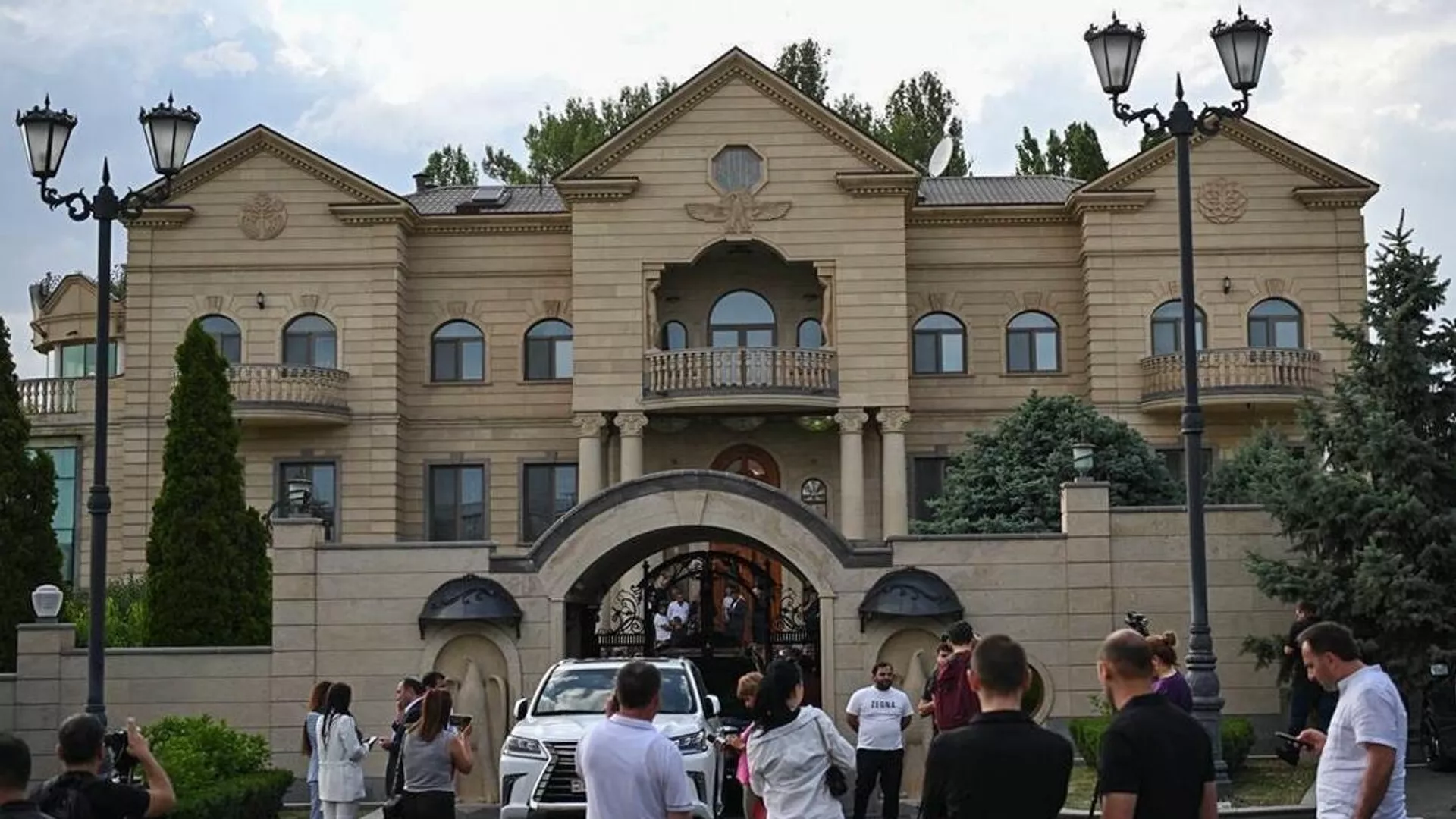 В доме президента группы Ташир С. Карапетяна проходят обыски - ПРАЙМ, 1920, 22.06.2025