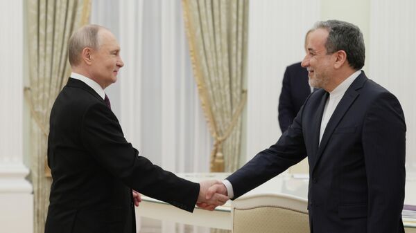 Президент Владимир Путин встретился с главой МИД Ирана и послом Ирана