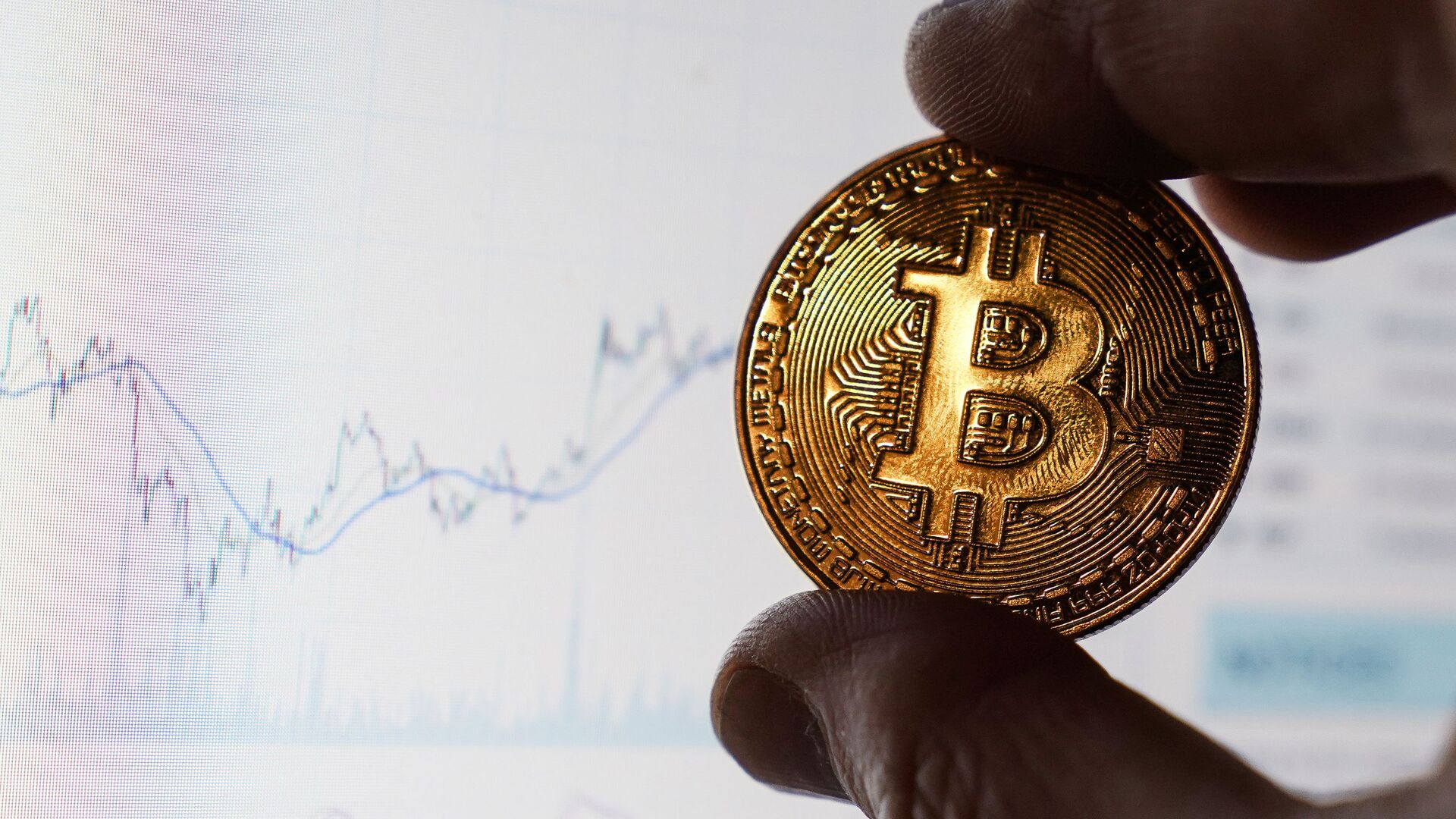 Монета с логотипом криптовалюты биткоин - ПРАЙМ, 1920, 08.09.2025