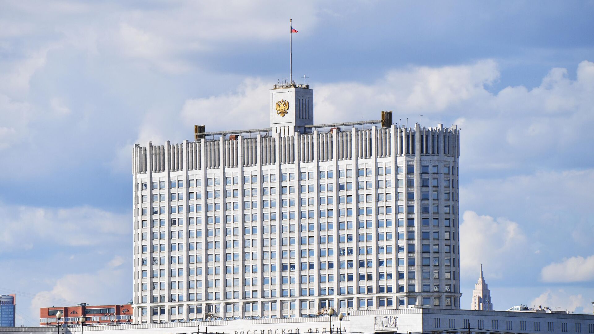 Правительство направит четыре миллиарда рублей на поддержку бизнеса в трех областях