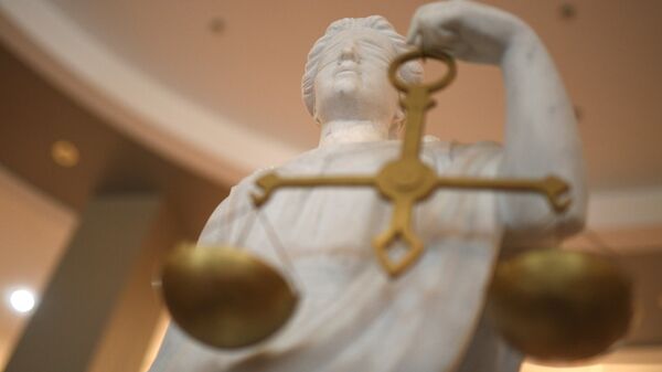 Статуя Фемиды в суде Статуя Фемиды в суде