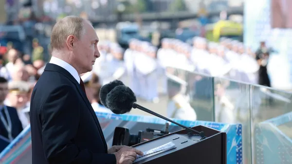 Президент Владимир Путин принял участие в Главном военно-морском параде