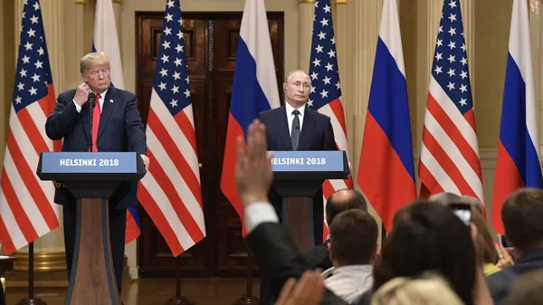 Президент РФ Владимир Путин и президент США Дональд Трамп на пресс-конференции по итогам встречи в Хельсинки