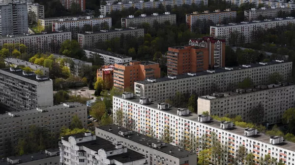 Жилые дома в одном из районов Москвы Жилые дома в одном из районов Москвы