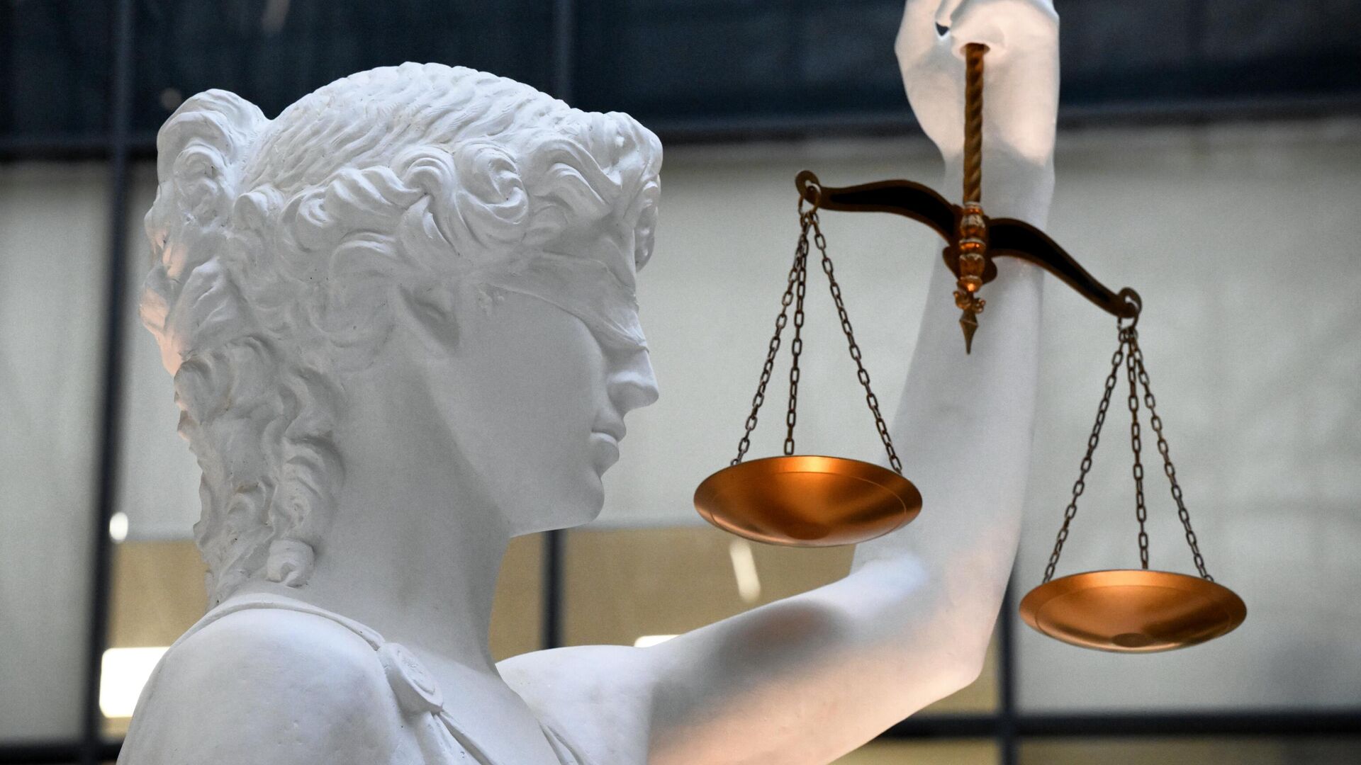 Суд в Мурманске рассмотрит иск на 999 млн руб к 2 компаниям, ремонтирующим дороги