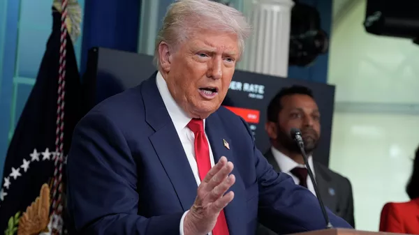 Президент США Дональд Трамп выступает во время пресс-конференции в Белом доме в Вашингтоне