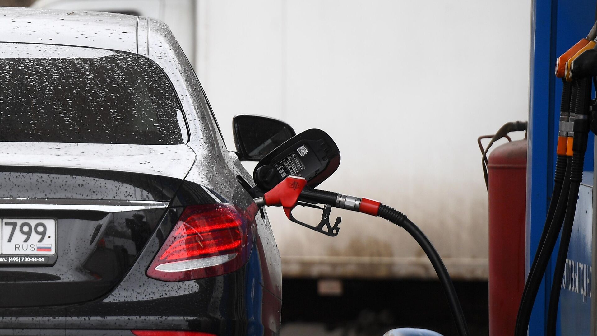 Заправка автомобиля на АЗС - ПРАЙМ, 1920, 23.08.2025